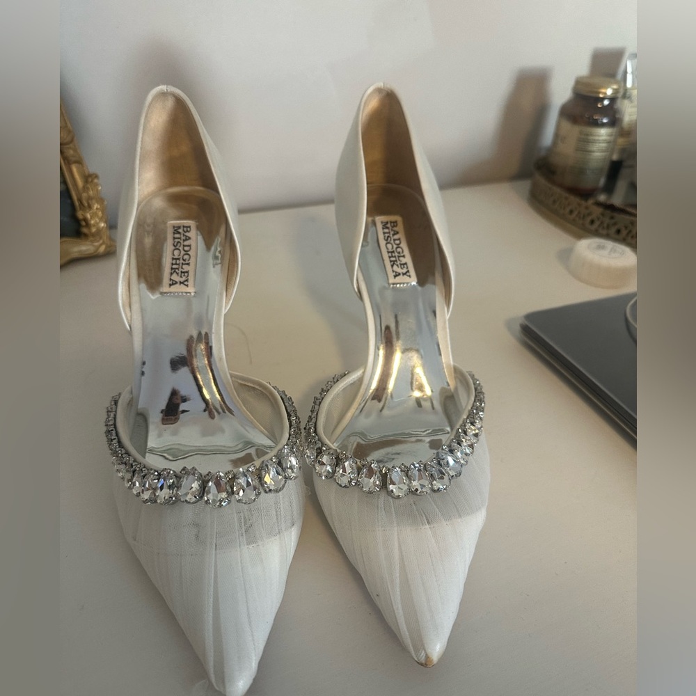 Badgley Mischka white heels